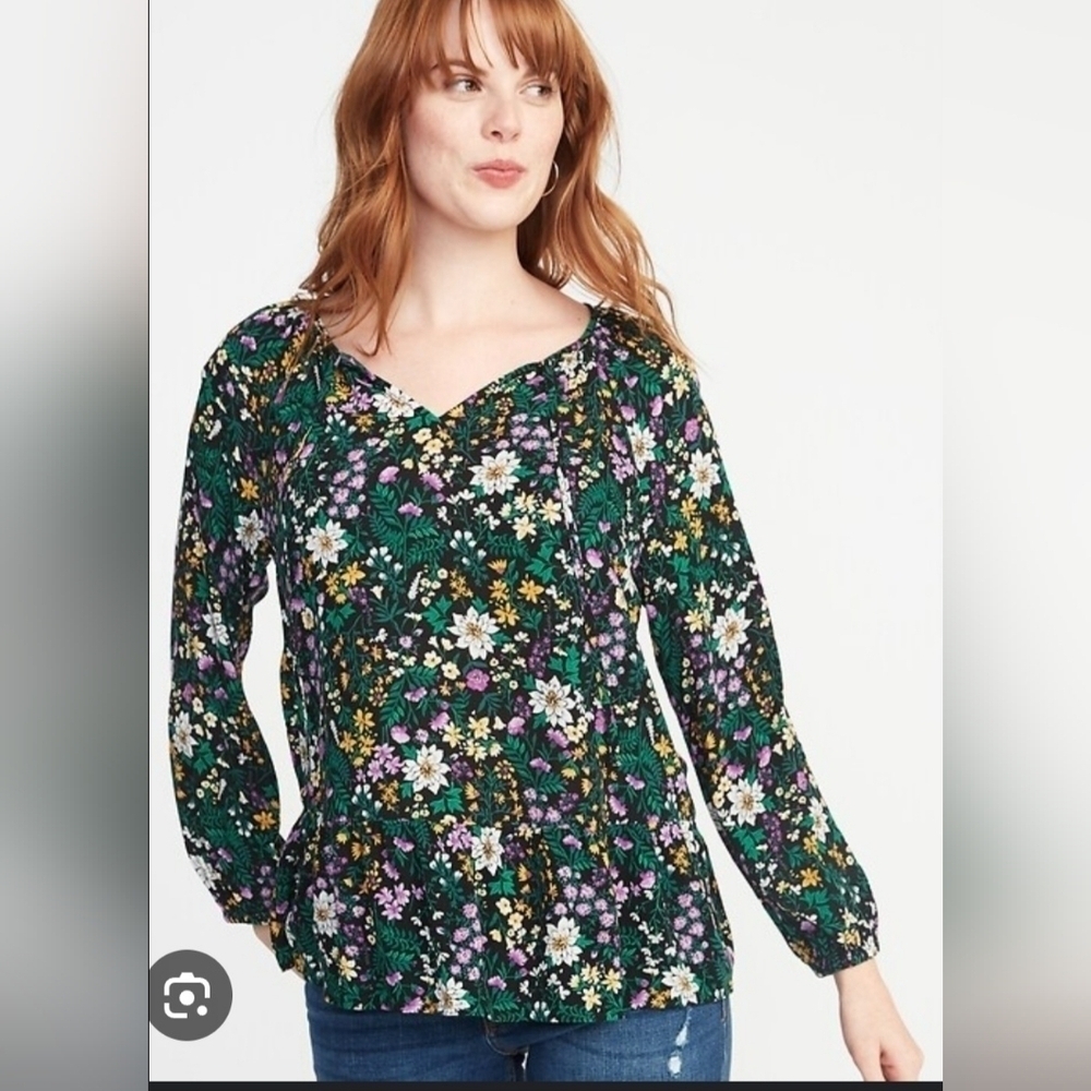 OLD NAVY Floral Crepe Peplum-Hem Swing Blouse for Women  NWT SMALL
